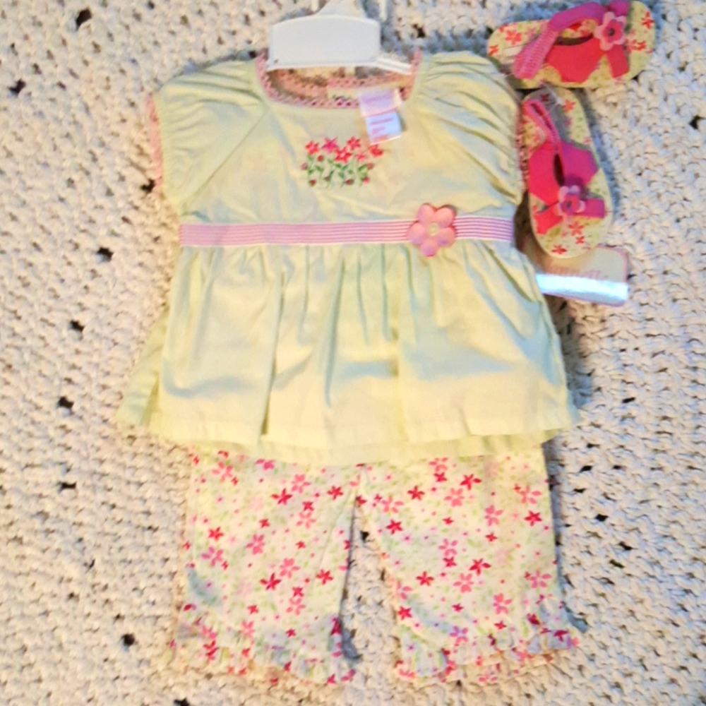 NWT 24 MONTHS NANNETTE 3 PIECE SET.
